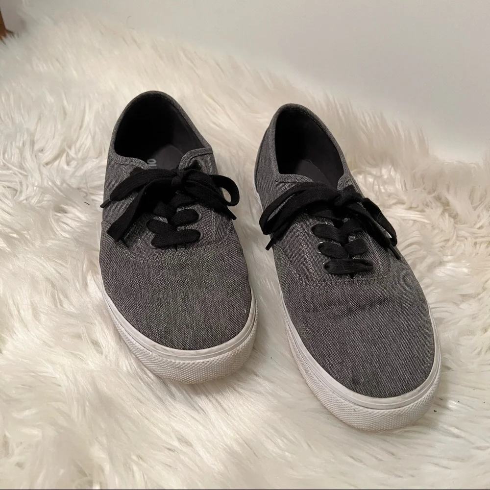 Old Navy Men's Size 9 Lace-Up Sneakers Medium Gray Heather